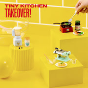 Mini Brands Really Works Magic Cook Kitchen Capsule Series 1 Waffle Maker & Blender Set by ZURU, Capsules of Miniature Real Working Kitchen Appliances, Non-Edible Collectible Toy Mystery Capsule