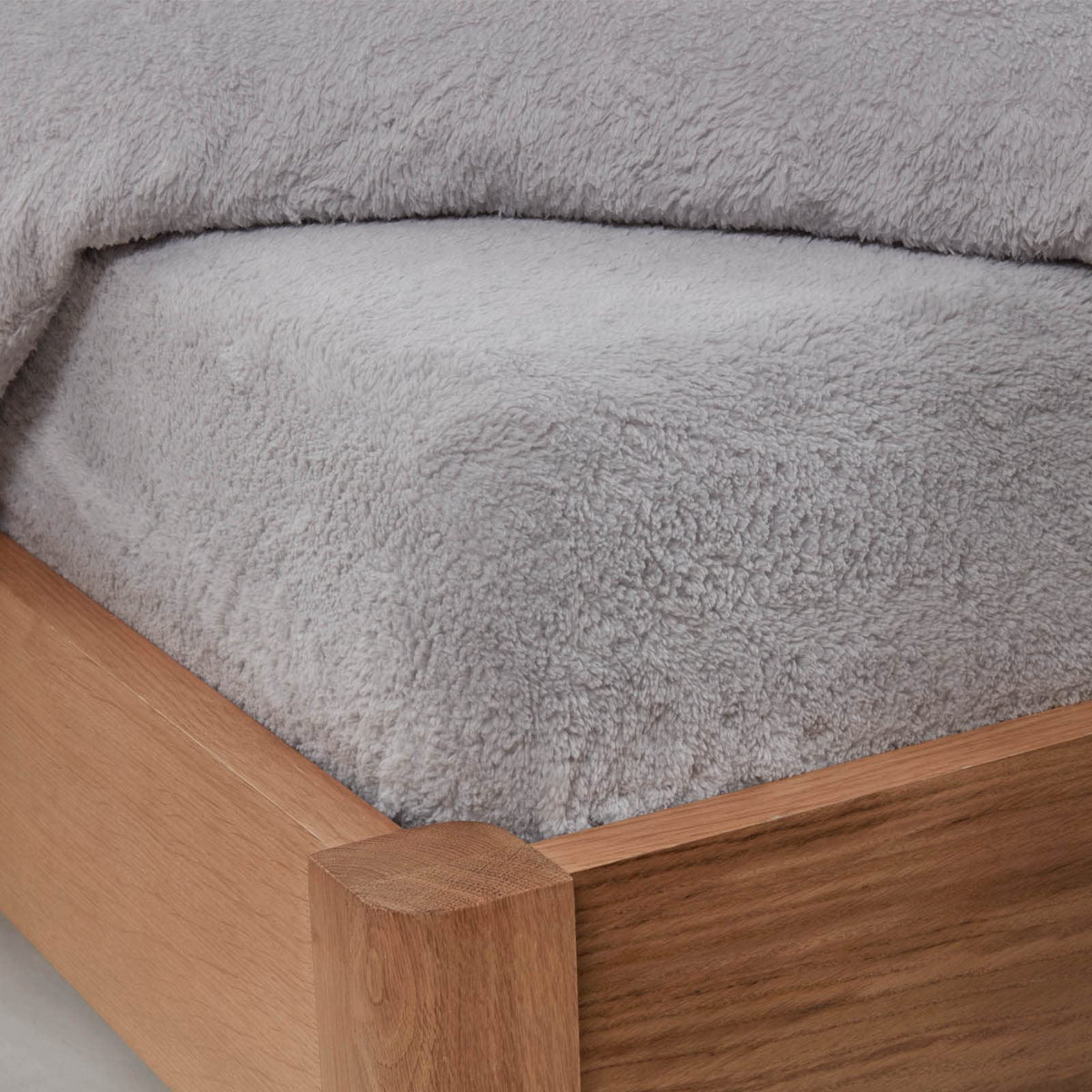 Brentfords Teddy Fleece Fitted Sheet, Gifts for Women Men Super Soft Warm Fitted Bed Sheets Double Thermal Luxury Winter Cuddly Bed Sheets Teddy Bear Bedding Easy to Use Fit, Grey Silver