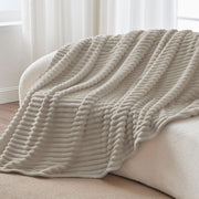 BEDELITE Fluffy Fleece Blanket Cosy Soft Throw, 152x203 cm, Linen Beige | Striped Design, Decorative for Sofa Bed Couch, Warm Gifts for Women and Girls